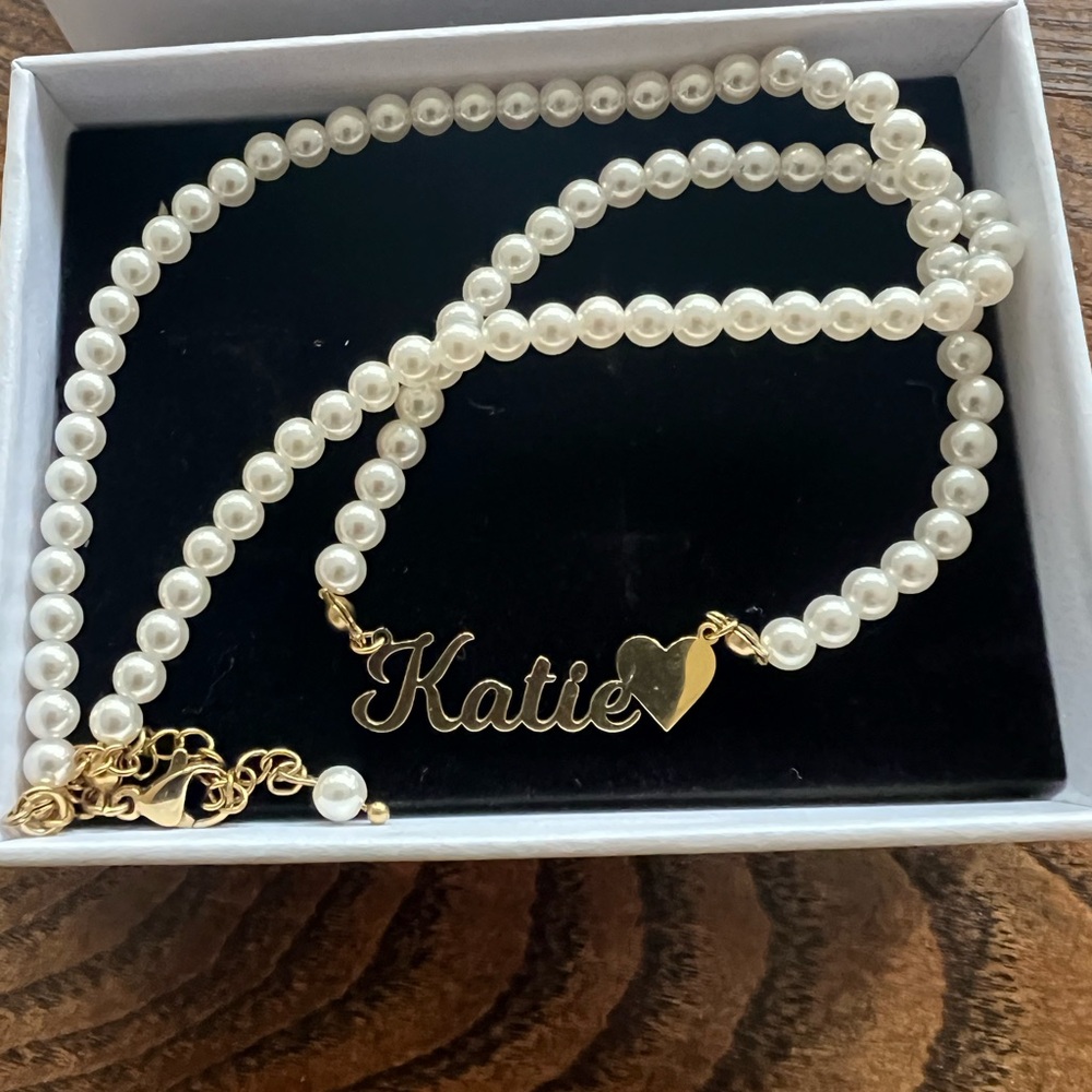 Katie Elegant Gold and White Pearl Necklace